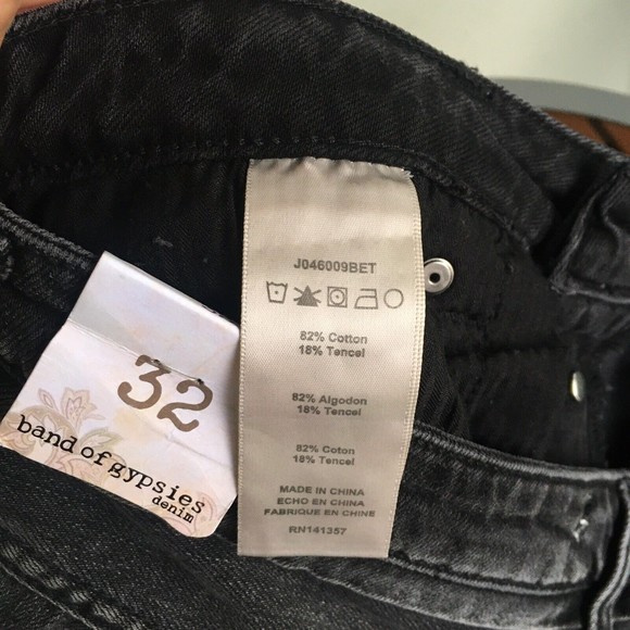 Band of Gypsies Denim Mini Skirt Women’s 32 Button Fly Raw Hem Pockets Y2K Boho - Picture 11 of 11